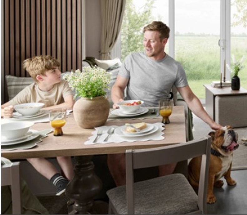 2025 Swift Morlaix dining table