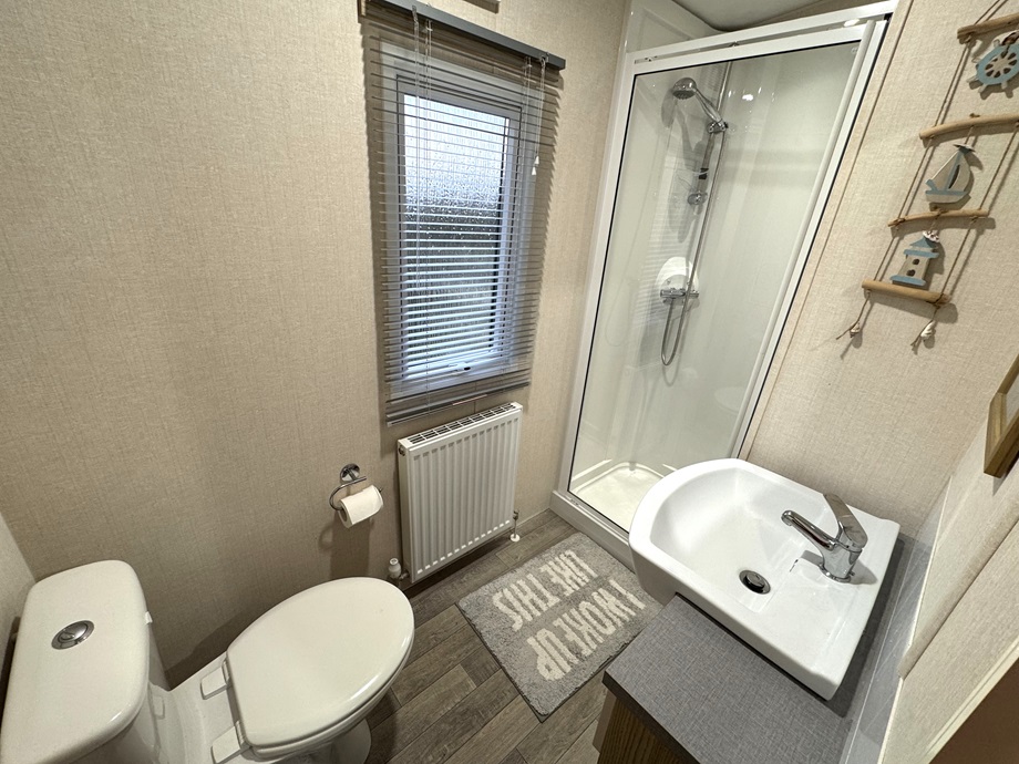 Victory Belmor bathroom