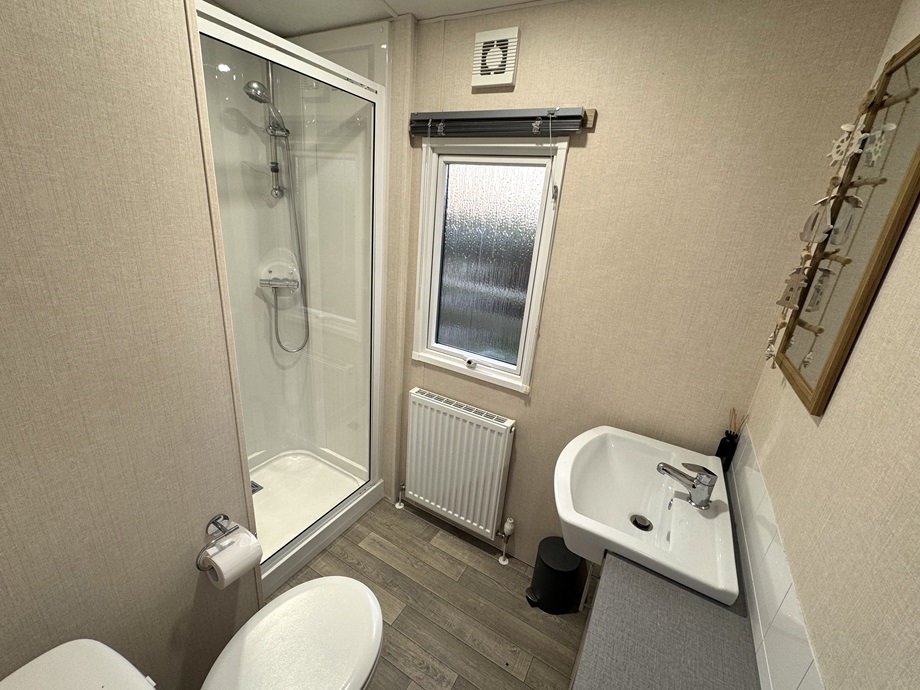 Victory Belmor bathroom