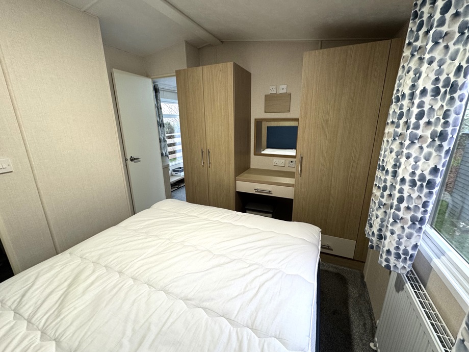 Victory Belmor master bedroom