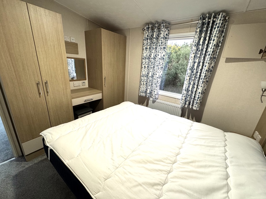 Victory Belmor master bedroom