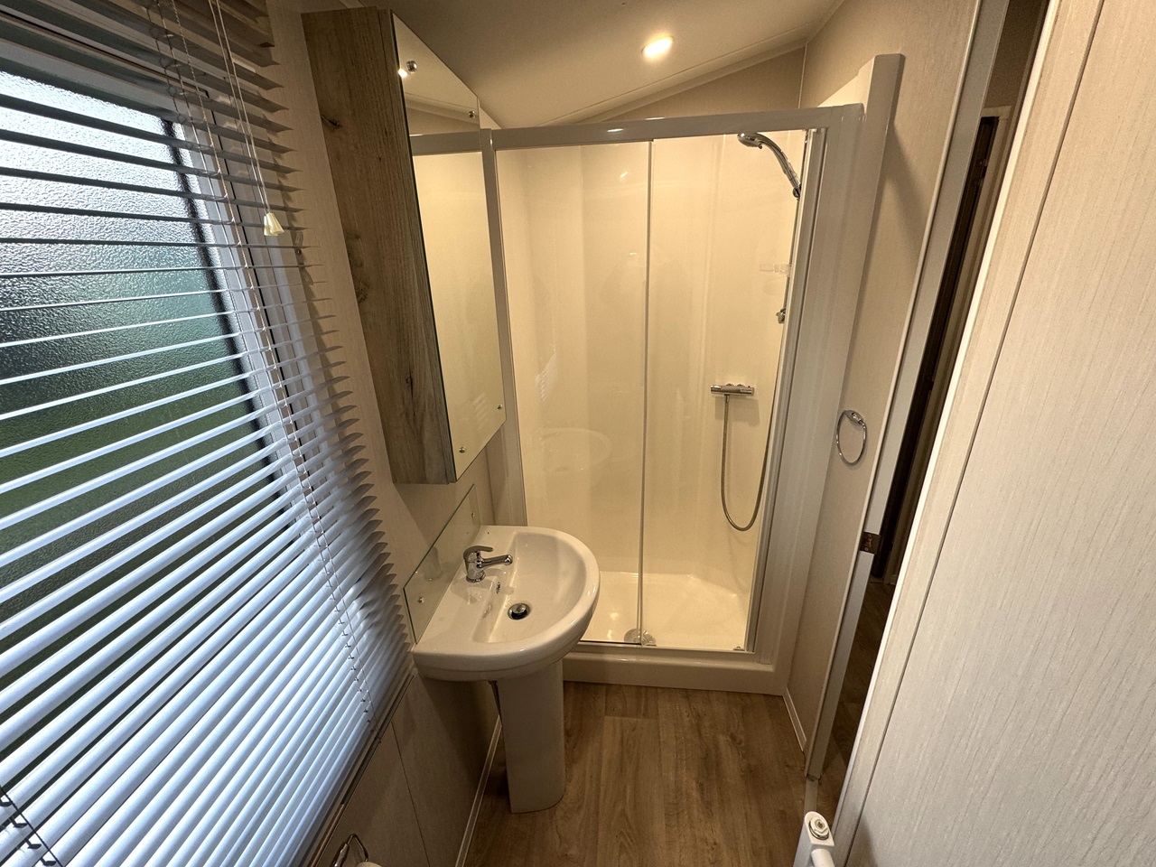 Willerby Skye bathroom