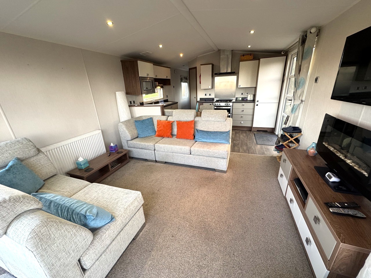 Willerby Skyline lounge and kitchen