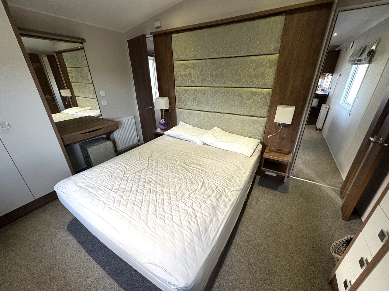Willerby Skyline master bedroom