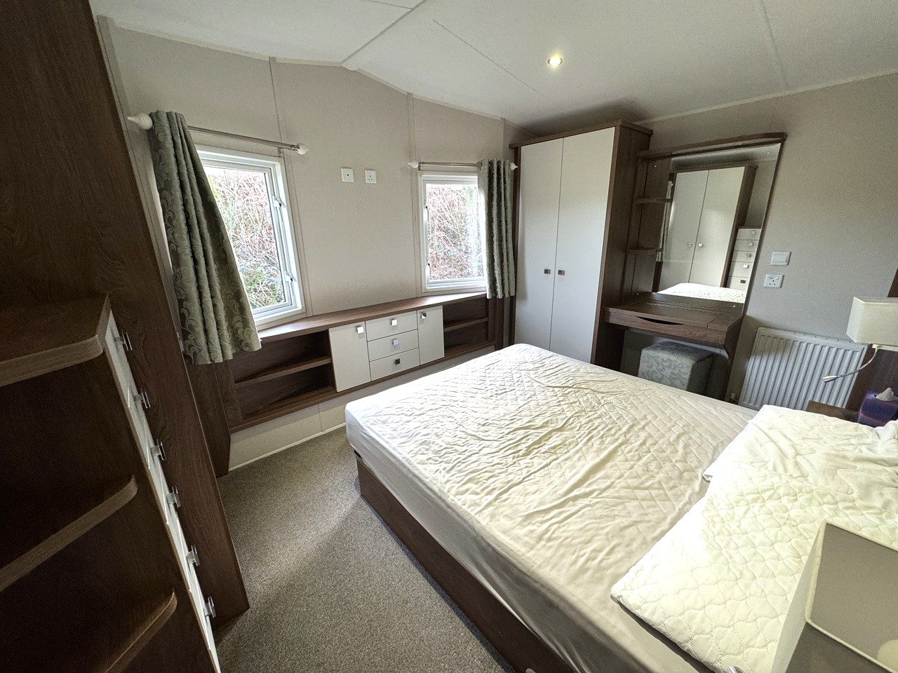 Willerby Skyline master bedroom
