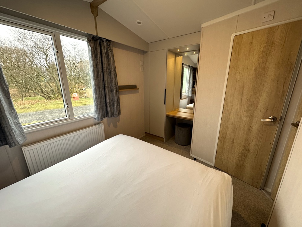 Criffel luxury rental caravan bedroom